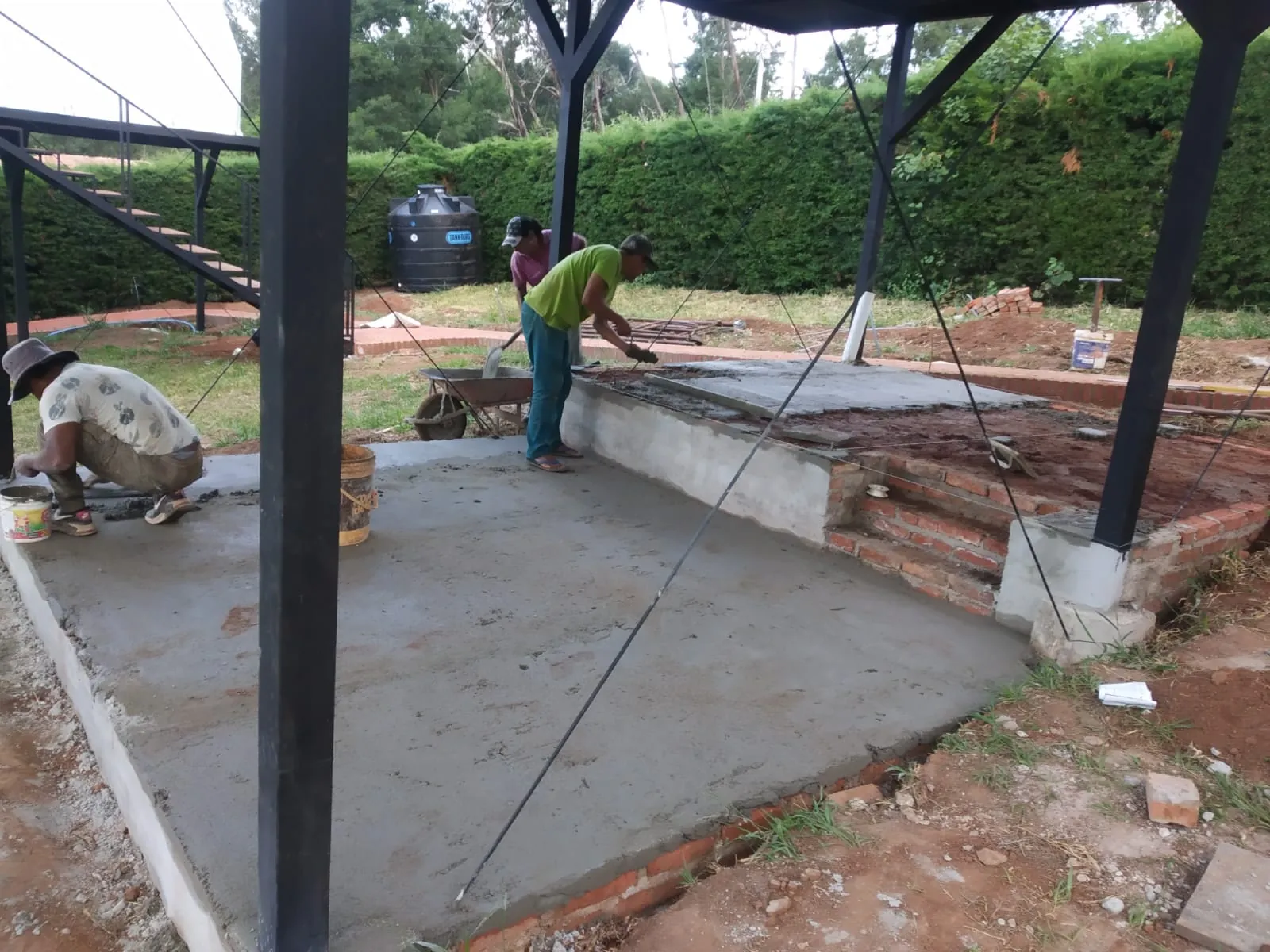 Domos Samaipata en construcción, abril 2022, obra de CCP Arquitectura